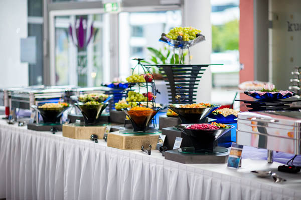 Traditionelle kalte Platten und russische Vorspeisen-Auswahl für Feiern